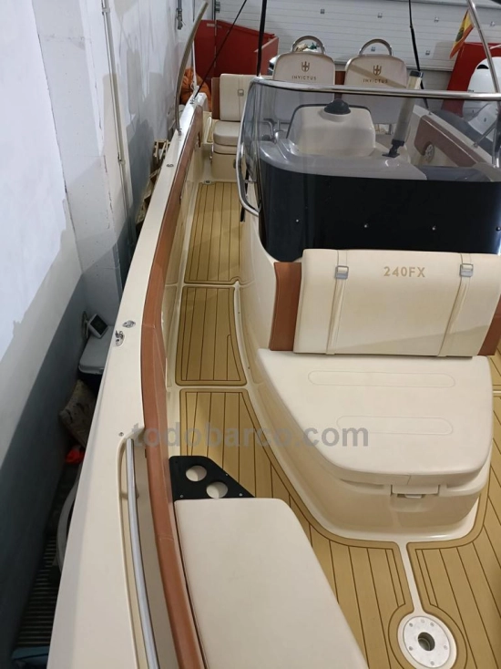 Invictus Yacht 240 FX preowned for sale