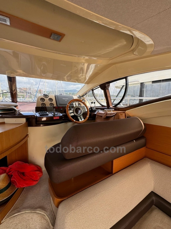 Azimut 43 Fly preowned for sale