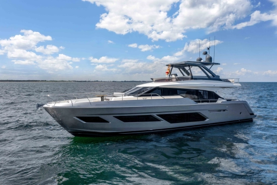 Ferretti 720 neuf à vendre