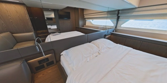 Ferretti 550 gebraucht zum verkauf