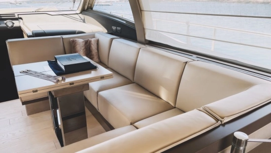 Ferretti 550 gebraucht zum verkauf