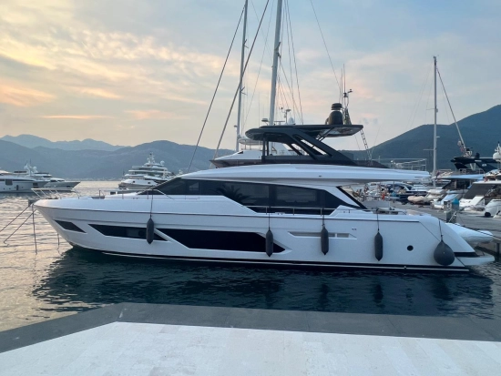 Ferretti 720 preowned for sale