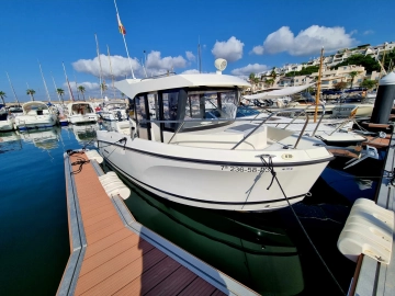 Quicksilver Pilothouse CAPTUR 705 SMART preowned for sale