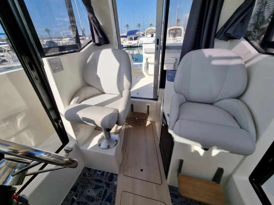 Quicksilver Pilothouse CAPTUR 705  SMART gebraucht zum verkauf