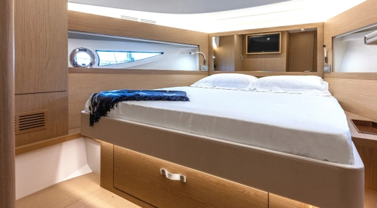 Solaris Power 48 FLYBRIDGE brand new for sale