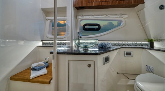 Sea Ray Sundancer 370 brand new for sale