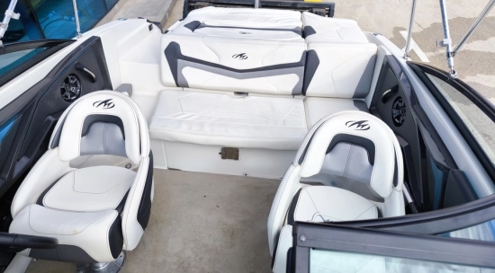 MONTERAY 214 SS BOWRIDER preowned for sale