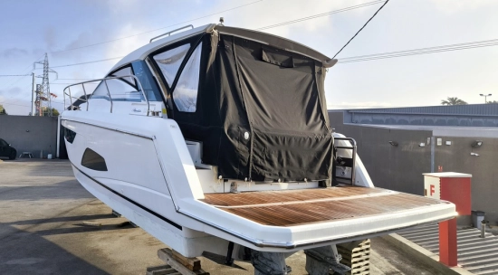 Sealine S330 preowned for sale