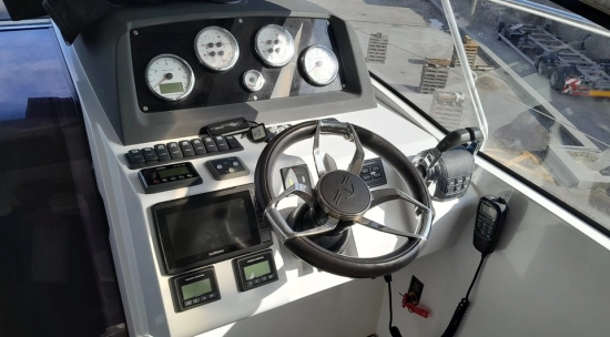 Sealine S330 preowned for sale