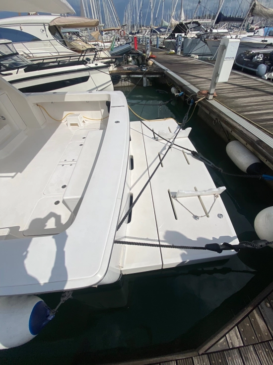 Viking Yachts 48 CONVERTIBLE preowned for sale