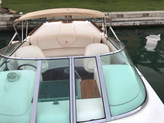 Jeanneau Runabout 755 preowned for sale