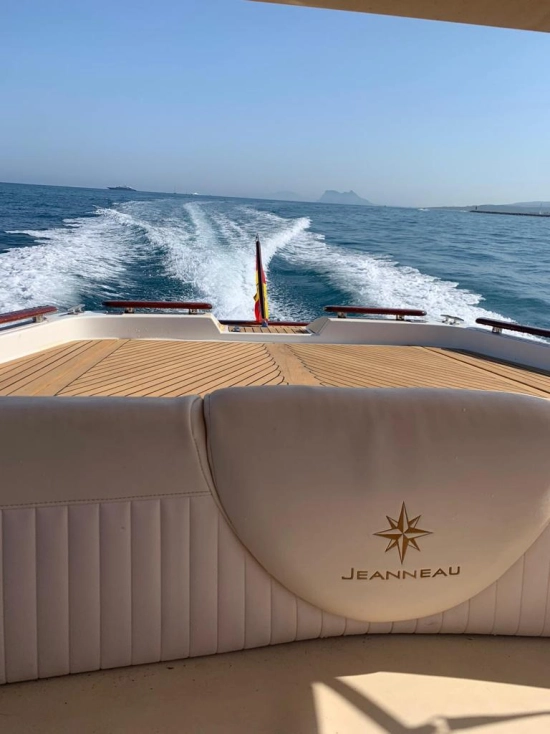 Jeanneau Runabout 755 preowned for sale