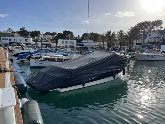 Bayliner Avanti 8 preowned for sale