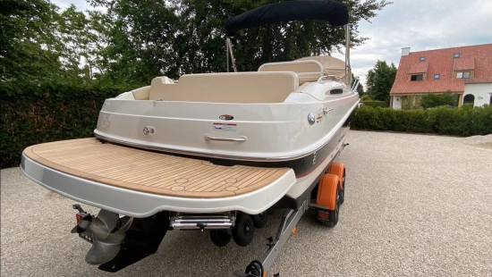 Bayliner Avanti 8 preowned for sale