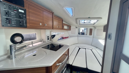 Sea Ray Sundancer 265 preowned for sale