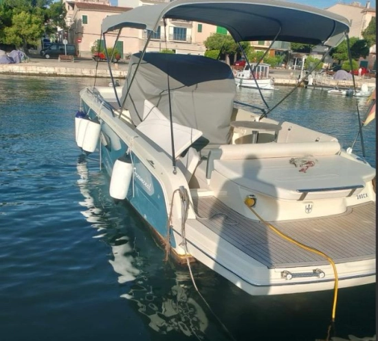 Invictus Yacht 280 Cx d’occasion à vendre