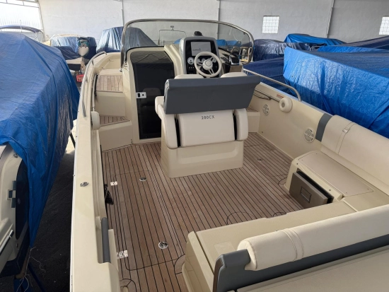 Invictus Yacht 280 Cx d’occasion à vendre