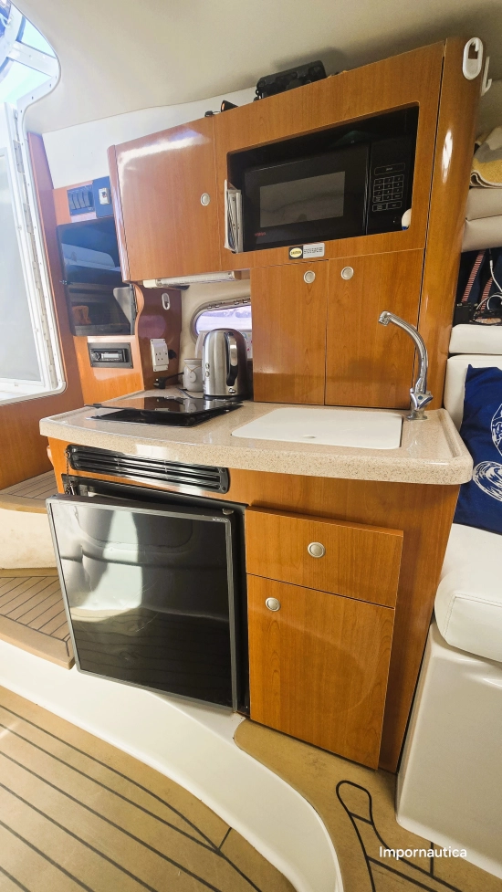 Four Winns Vista 268 preowned for sale