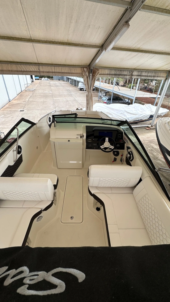 Sea Ray SDX 250 brand new for sale