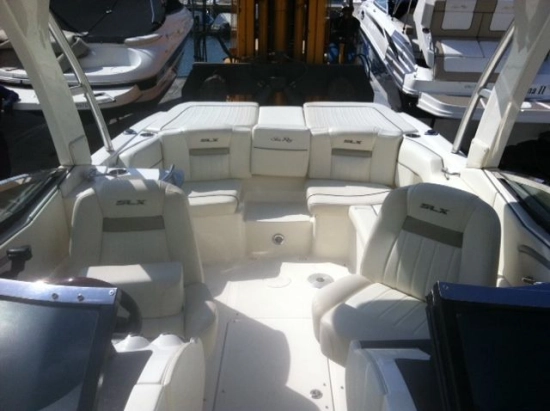 Sea Ray SLX 250 preowned for sale