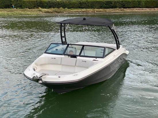 Sea Ray SPX 210 brand new for sale