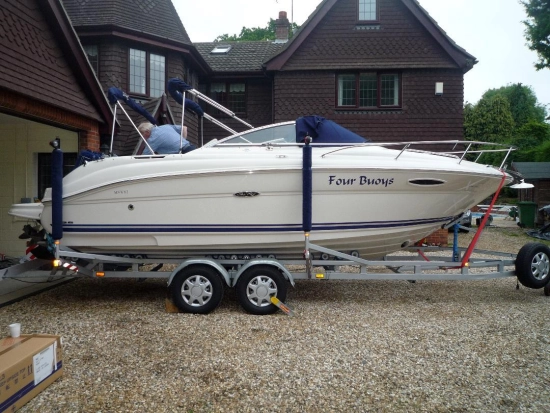 Sea Ray 225 Weekender preowned for sale