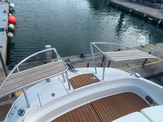 Sea Ray Sundancer 320 preowned for sale