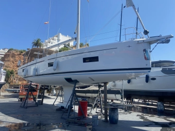 Bavaria Yachts C 42 preowned for sale