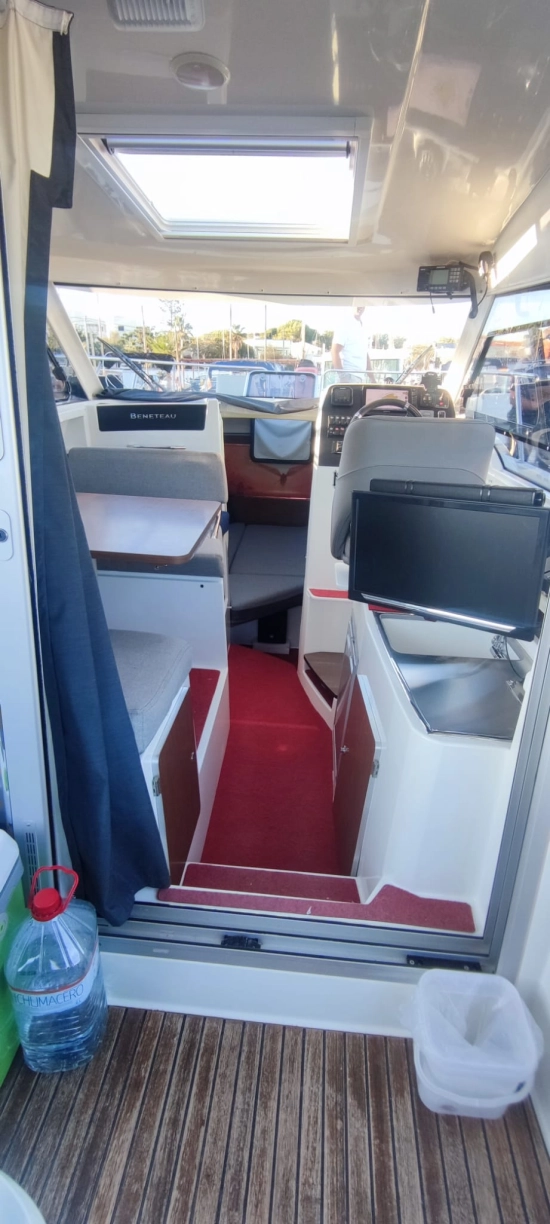 Beneteau Antares 8 OB preowned for sale