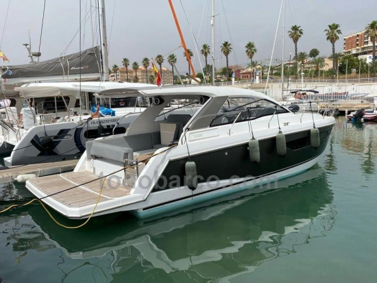 Sealine S330 preowned for sale