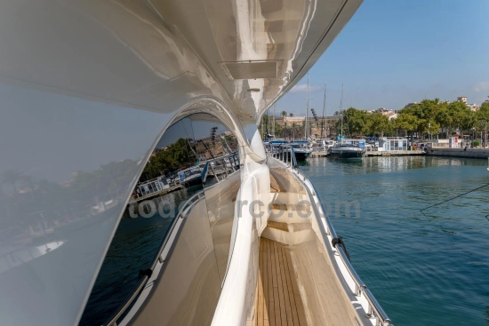 Ferretti Custom Line 94 d’occasion à vendre