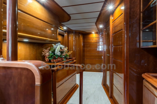 Ferretti Custom Line 94 d’occasion à vendre