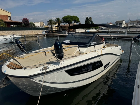 Quicksilver Sundeck 875 preowned for sale