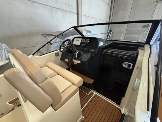 Quicksilver Sundeck 875 preowned for sale