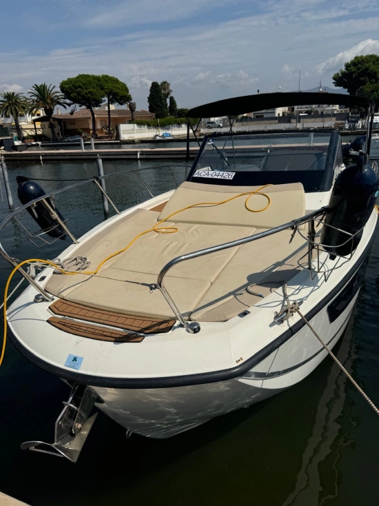 Quicksilver Sundeck 875 preowned for sale