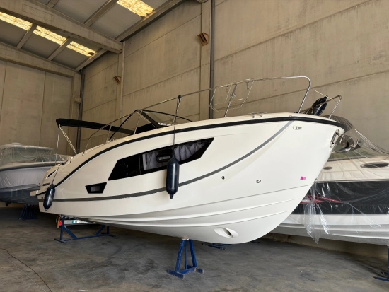 Quicksilver Sundeck 875 preowned for sale