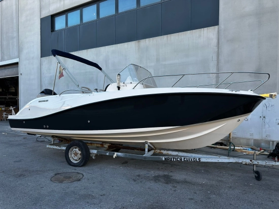 Quicksilver Activ 675 Sundeek preowned for sale