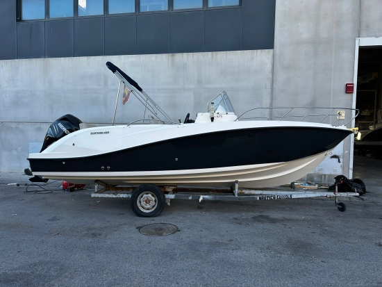 Quicksilver Activ 675 Sundeek preowned for sale