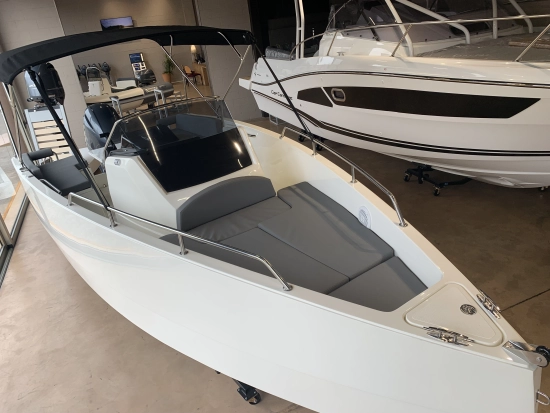 Nuva Yachts M6 OPEN preowned for sale