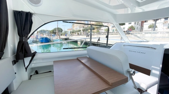 Beneteau Antares 8 OB neu zum verkauf