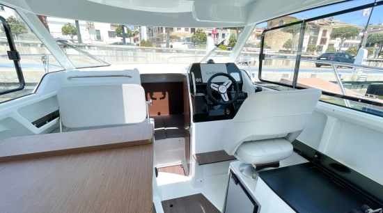 Beneteau Antares 8 OB neu zum verkauf