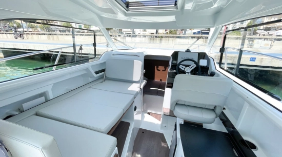 Beneteau Antares 8 OB neu zum verkauf