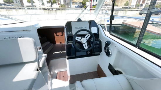 Beneteau Antares 8 OB neu zum verkauf