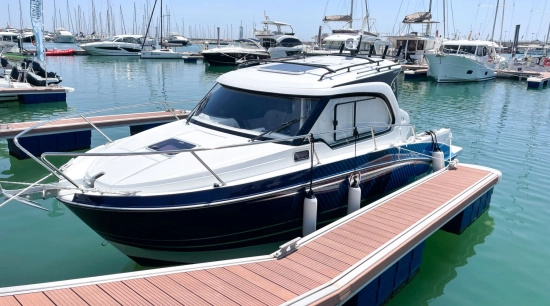 Beneteau Antares 8 OB neu zum verkauf