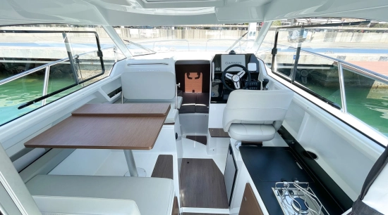 Beneteau Antares 8 OB neu zum verkauf