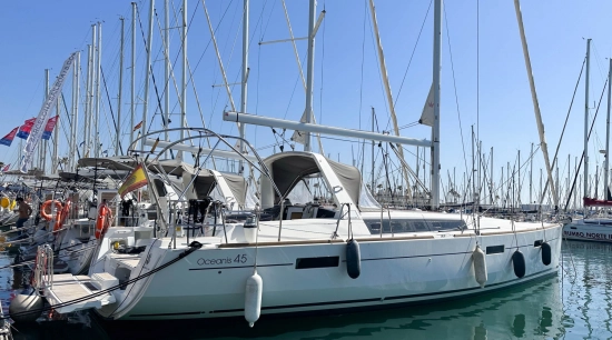 Beneteau Oceanis 45 preowned for sale