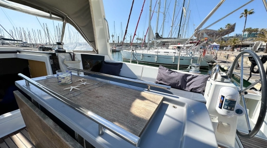 Beneteau Oceanis 45 preowned for sale