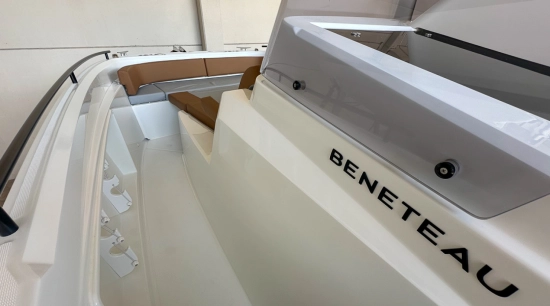 Beneteau Flyer 9 SPACEdeck brand new for sale