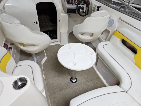 Rinker Captiva 232  CUDDY preowned for sale