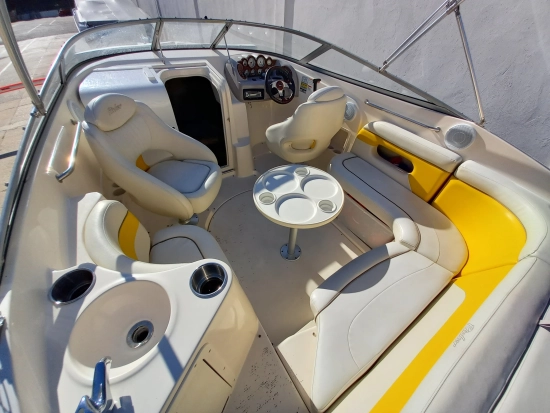 Rinker Captiva 232  CUDDY preowned for sale